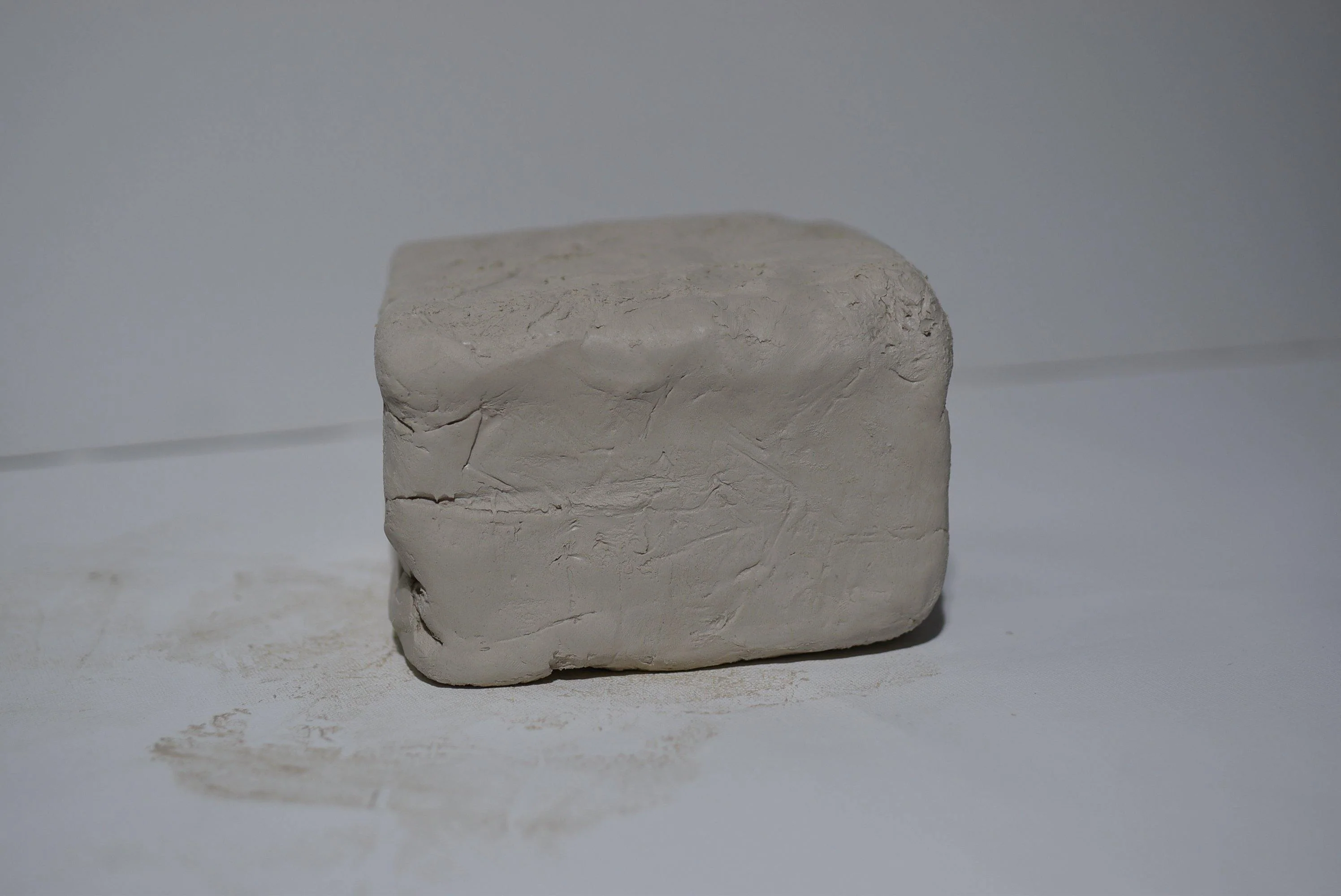 Luca Feeneys White Stoneware Modelling Clay (2.5kg - 10kg) - Image 2